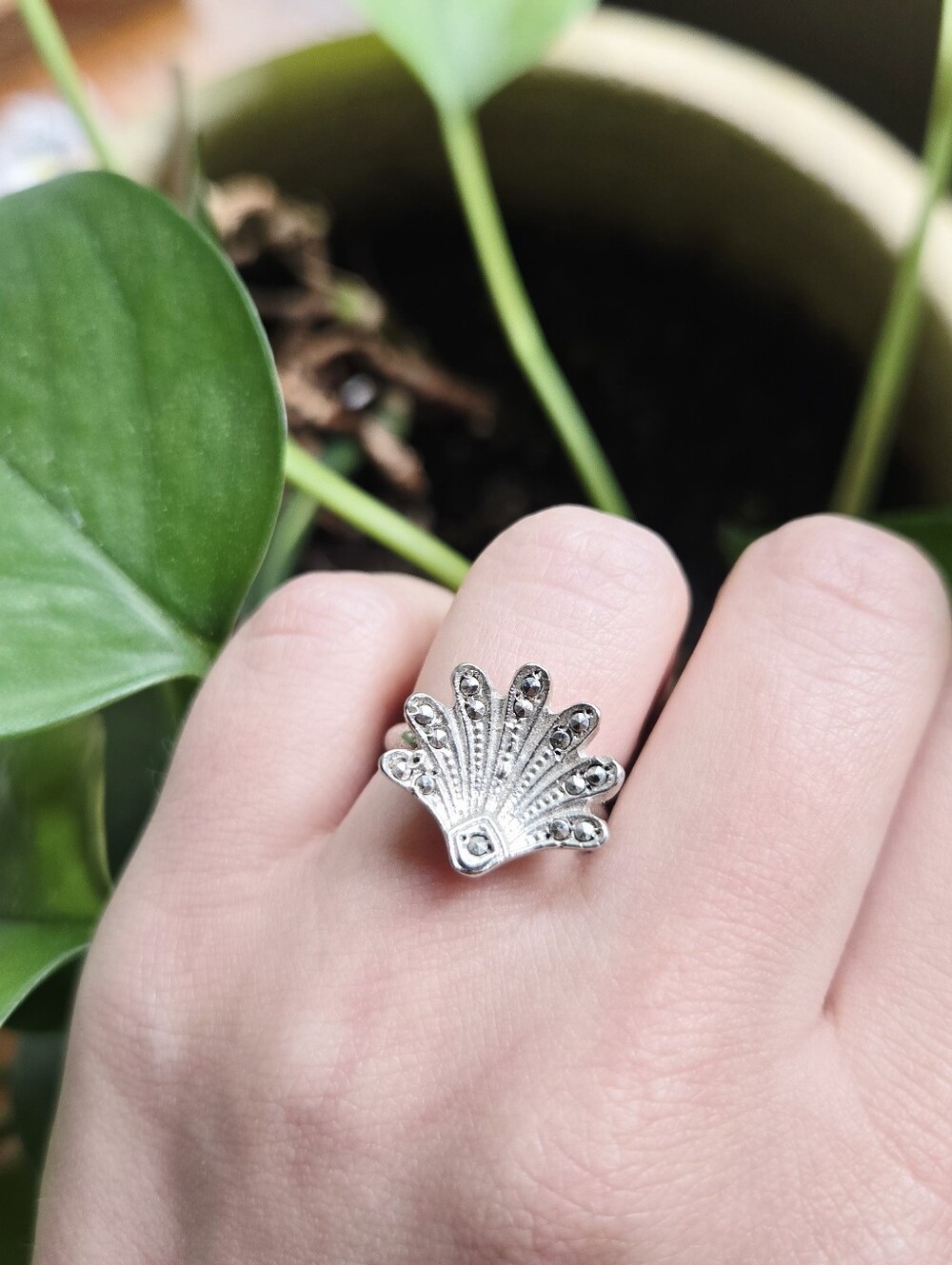 Vintage Art Deco Style Fan Shell Ring Marcasite Statement Ring